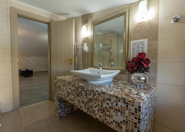 One-Bedroom King Suite